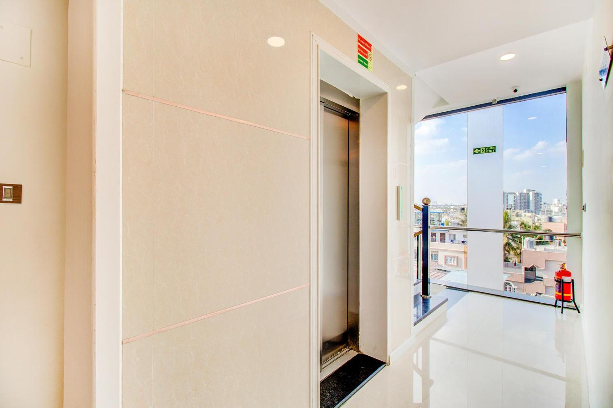 Fabhotel The Royal Suites - Nr Gopalan Innovation Mall Bangalore Bagian luar foto