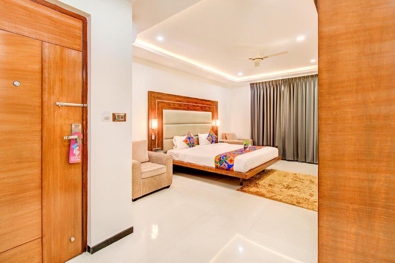 Fabhotel The Royal Suites - Nr Gopalan Innovation Mall Bangalore Bagian luar foto