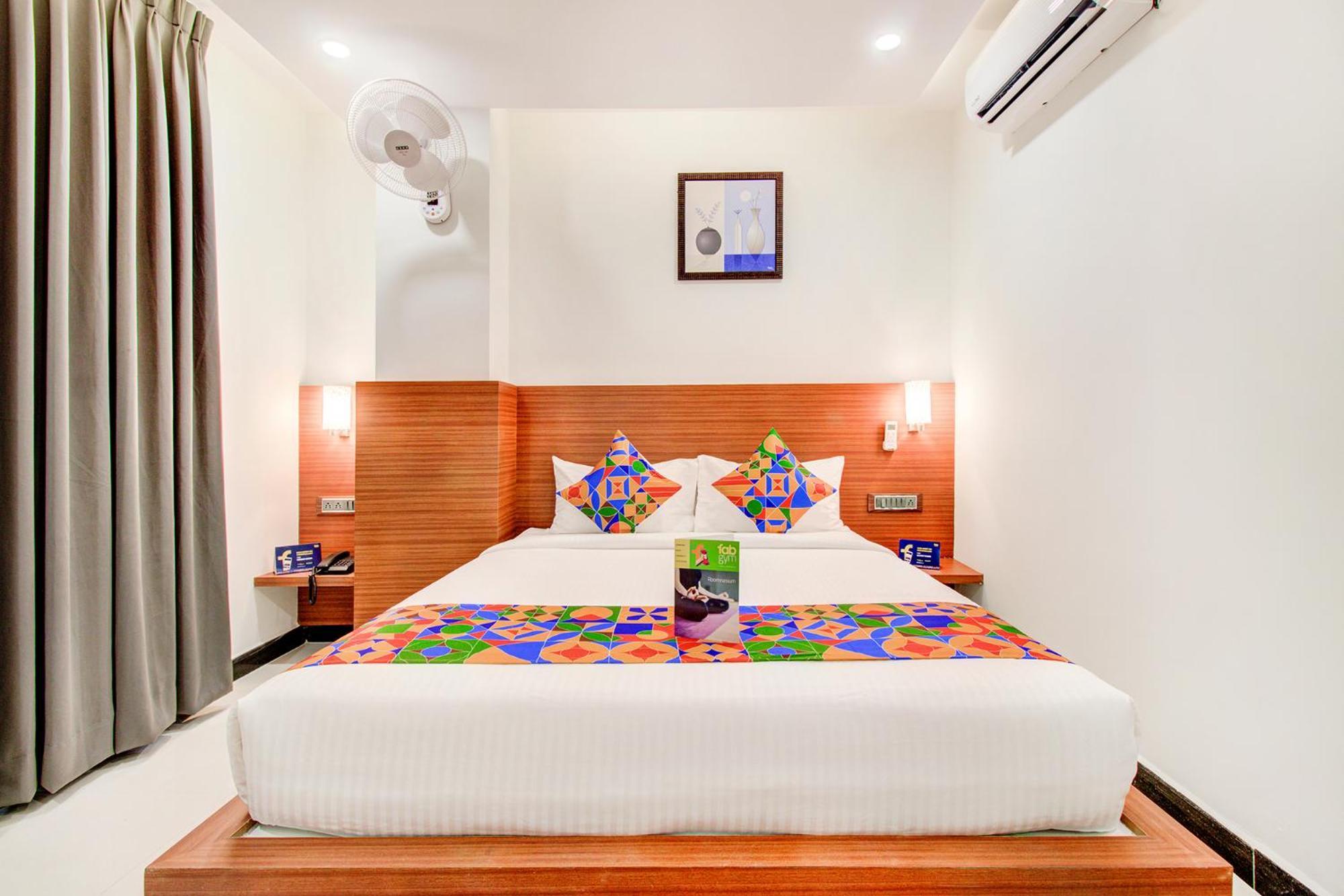 Fabhotel The Royal Suites - Nr Gopalan Innovation Mall Bangalore Bagian luar foto