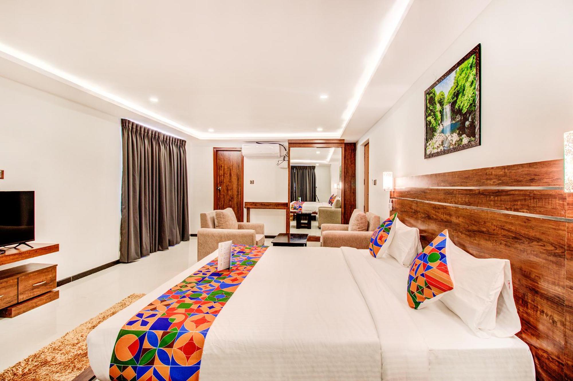 Fabhotel The Royal Suites - Nr Gopalan Innovation Mall Bangalore Bagian luar foto